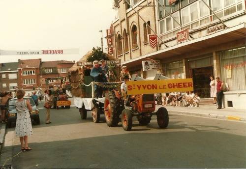 Photographie du Char du quartier de Saint-Yvon