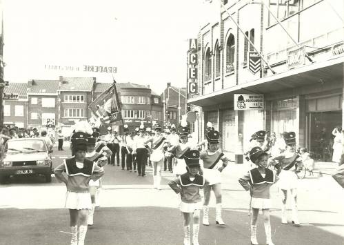 Photographie des majorettes de Warneton