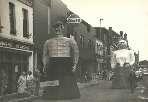 Photographie des géants cominois Jean Prout et Sophie Patard